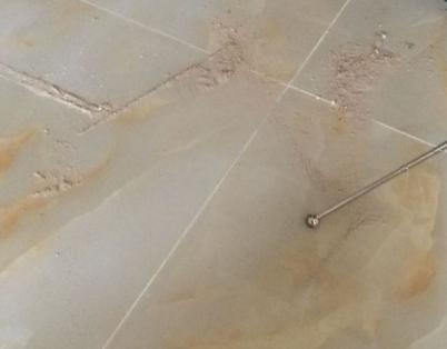 赤壁瓷砖空鼓维修公司分享粘合剂选择不当在瓷砖铺贴过程中可能导致以下问题